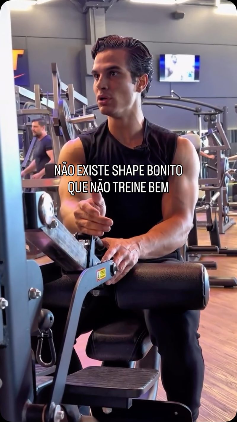 Vitor Comim treinando musculação com abordagem natural